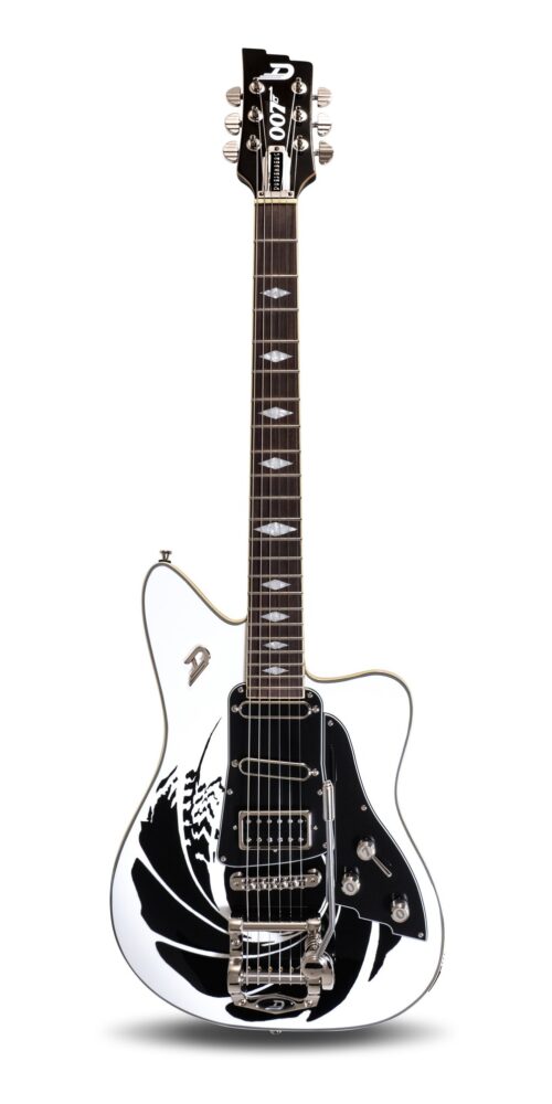 佳士得拍出 32,760 英镑的 Duesenberg 007 吉他|James Bond 007 限量版中国大陆总代理 1 Duesenberg 007 特别版电吉他(皇家阿尔伯特音乐厅舞台用琴)全貌