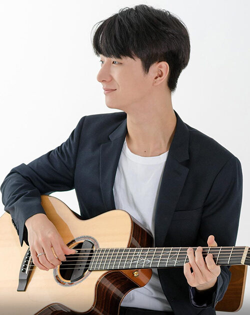 郑成河用的 Lakewood 签名款(Sungha Jung) 5 Lakewood 音乐家郑成河(Sungha Jung)