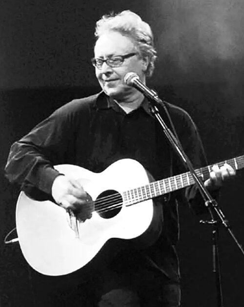Paul Brady 与 Lowden Paul Brady 签名款 4 lowden-guitars-paul-brady-singer-songwriter